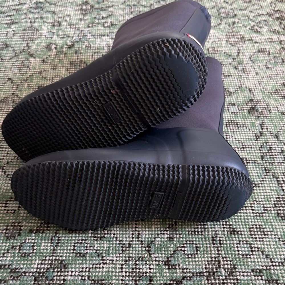 Hunter Black Rain Boots with Soft Cream Interior - Picture 4 of 7
